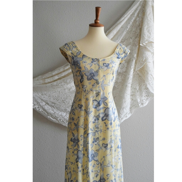 VTG| 90's blue floral on canary yellow rayon dress - Picture 3 of 5